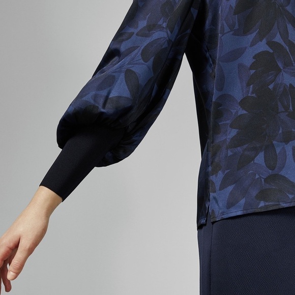 Ted Baker | Size 0 NWT Navy Taliyer Blouse - Picture 4 of 15